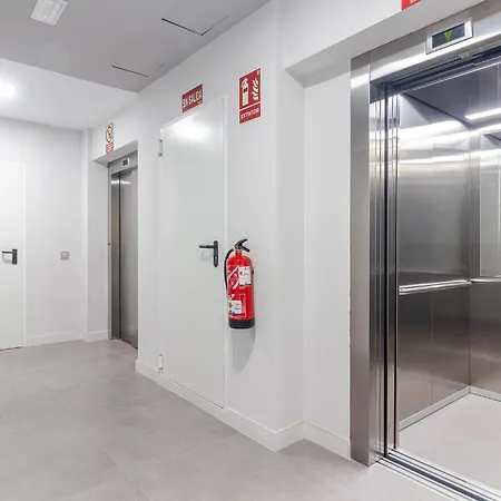 Apartment Urban Chic Mid-stay Modern Comfort